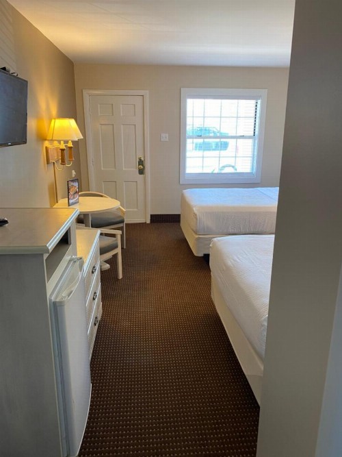 The Admiral Hotel/Motel - image 33