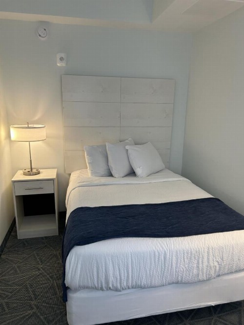 The Admiral Hotel/Motel - image 34