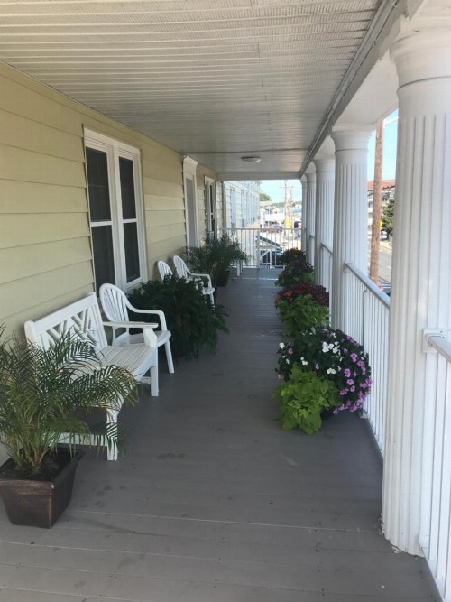 The Admiral Hotel/Motel - image 37