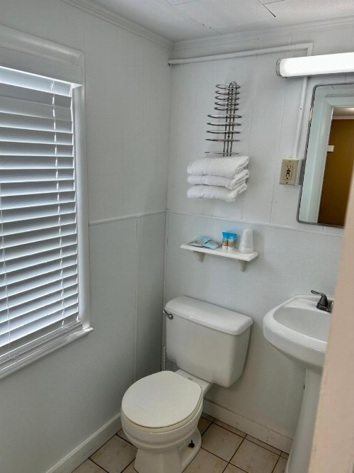 The Admiral Hotel/Motel - image 42