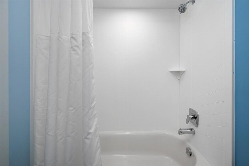 Fenwick Inn - image 13