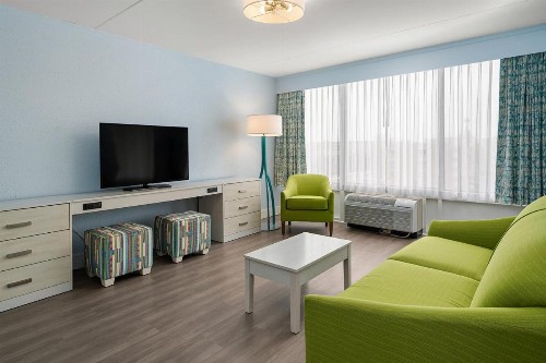 Fenwick Inn - image 42