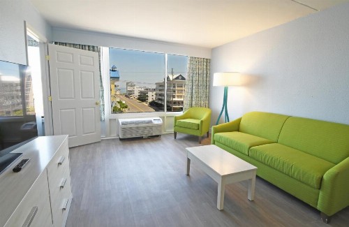 Fenwick Inn - image 44