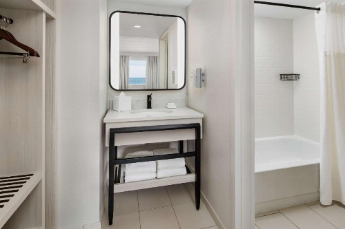 Dunes Manor Hotel & Dunes Suites - image 36