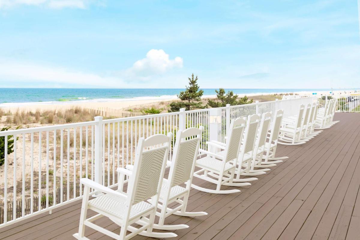 Dunes Manor Hotel & Dunes Suites - image 7