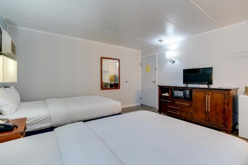 Rideau Oceanfront Motel - image 33