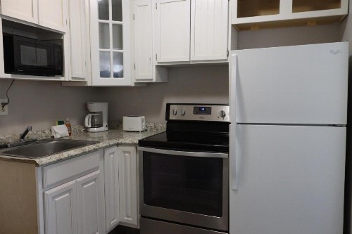 The Burgundy Inn & Homestead-Stonehaven Apartments - image 15