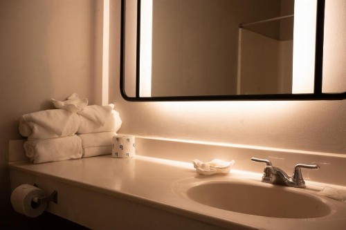 The Burgundy Inn & Homestead-Stonehaven Apartments - image 21