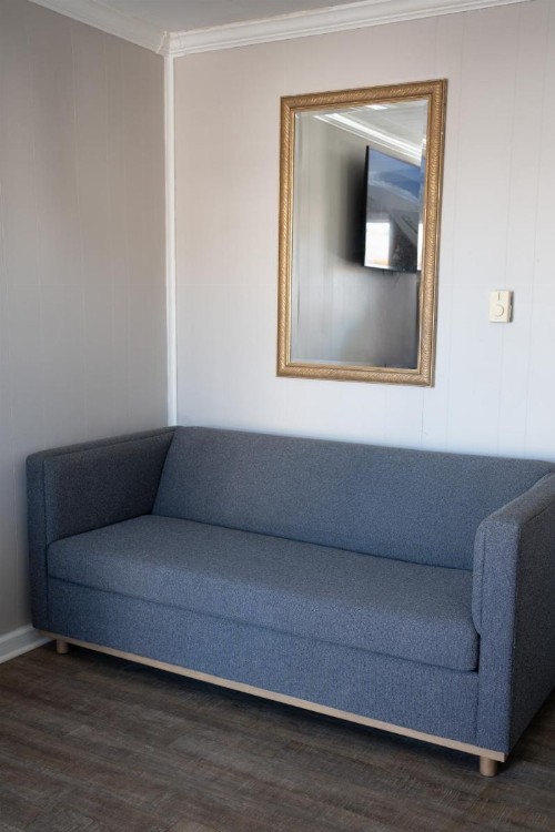 The Burgundy Inn & Homestead-Stonehaven Apartments - image 24