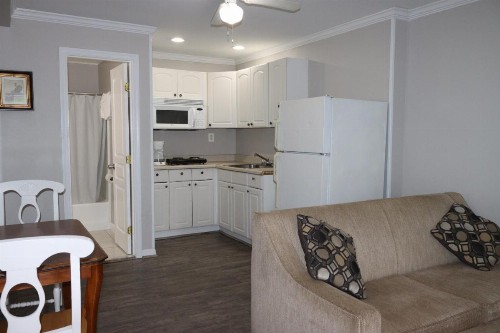 The Burgundy Inn & Homestead-Stonehaven Apartments - image 38