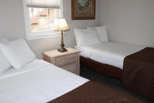 The Burgundy Inn & Homestead-Stonehaven Apartments - image 48