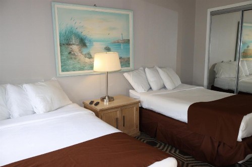 The Burgundy Inn & Homestead-Stonehaven Apartments - image 5