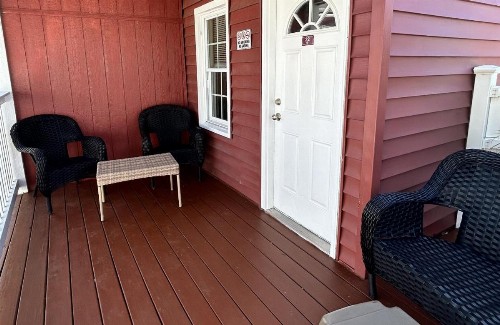 The Burgundy Inn & Homestead-Stonehaven Apartments - image 6