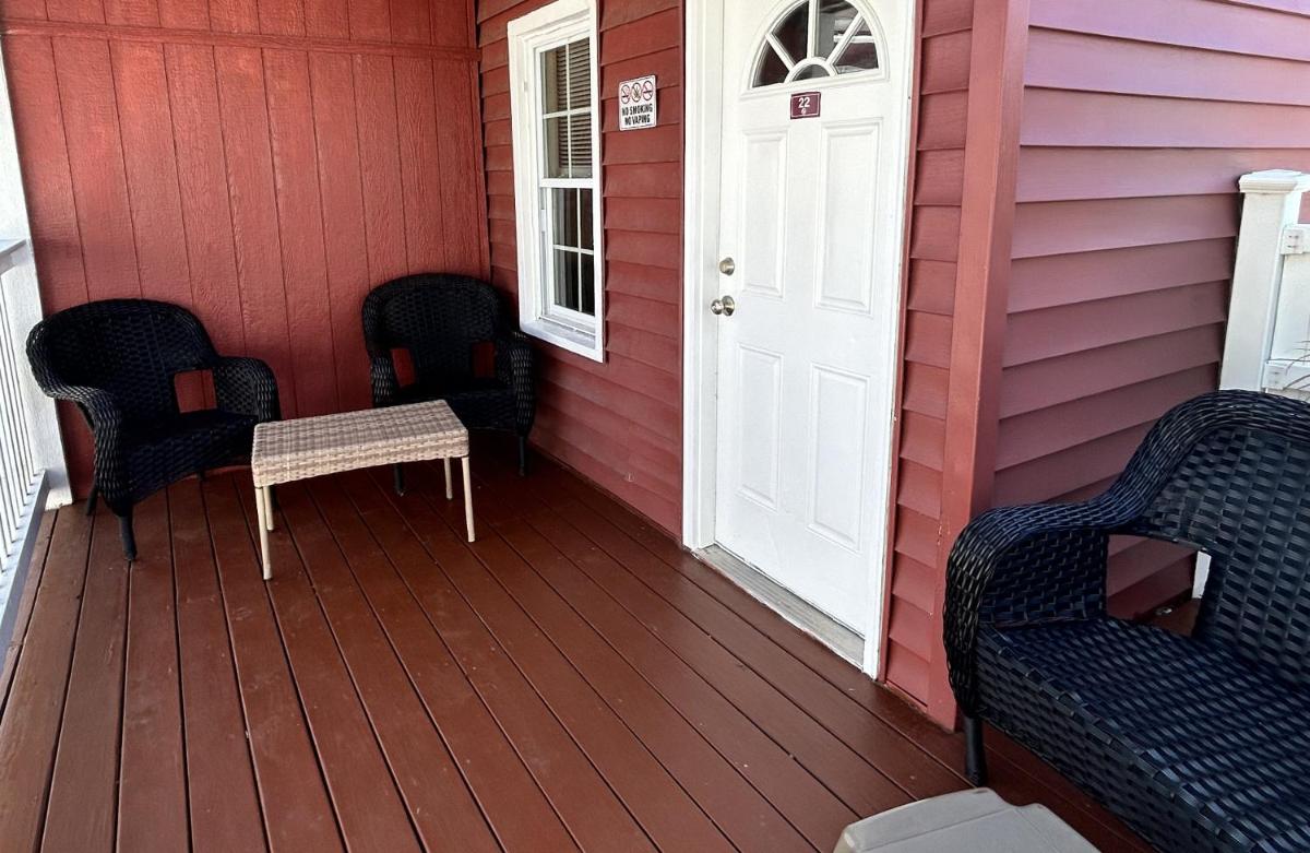 The Burgundy Inn & Homestead-Stonehaven Apartments - image 6
