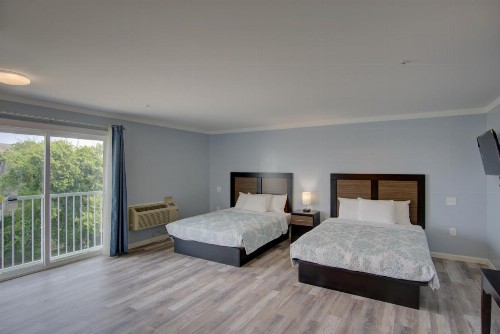 Dhimas Apartments - image 4