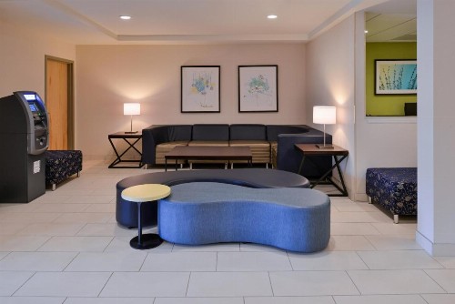 Holiday Inn Express and Suites West Ocean City an IHG Hotel - image 17