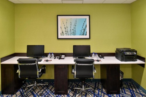Holiday Inn Express and Suites West Ocean City an IHG Hotel - image 3