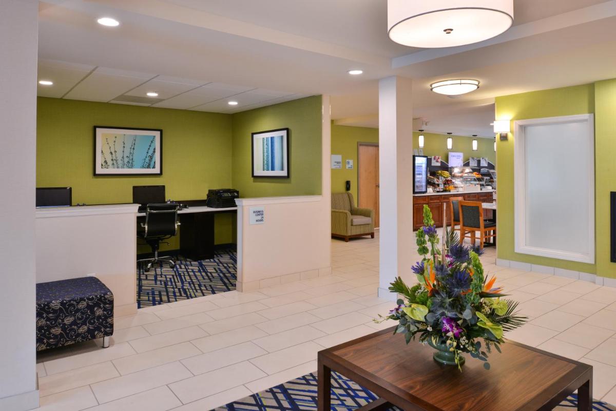 Holiday Inn Express and Suites West Ocean City an IHG Hotel - image 5