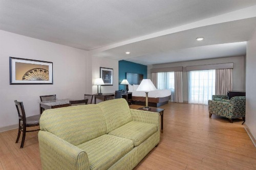 La Quinta by Wyndham Ocean City - image 14