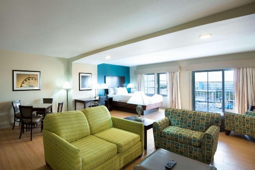 La Quinta by Wyndham Ocean City - image 15