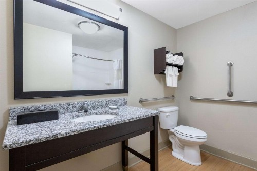 La Quinta by Wyndham Ocean City - image 17