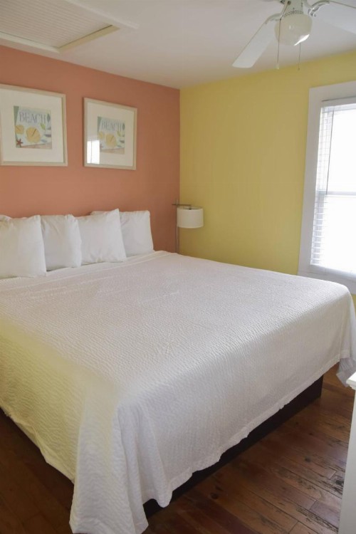 South Beach Apartment - image 11