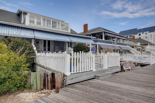 Inn on the Ocean - image 7