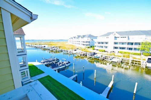 Seascape-Heron Harbour 206-10 - image 2