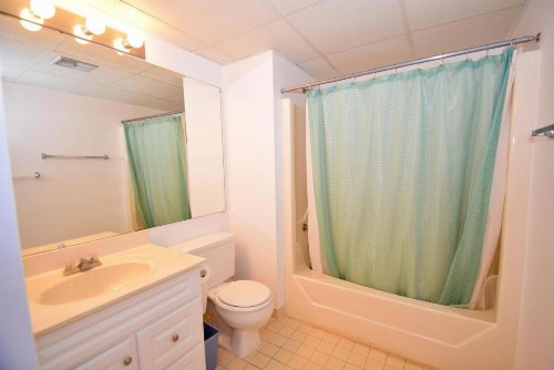 Bay Princess 211 - image 13