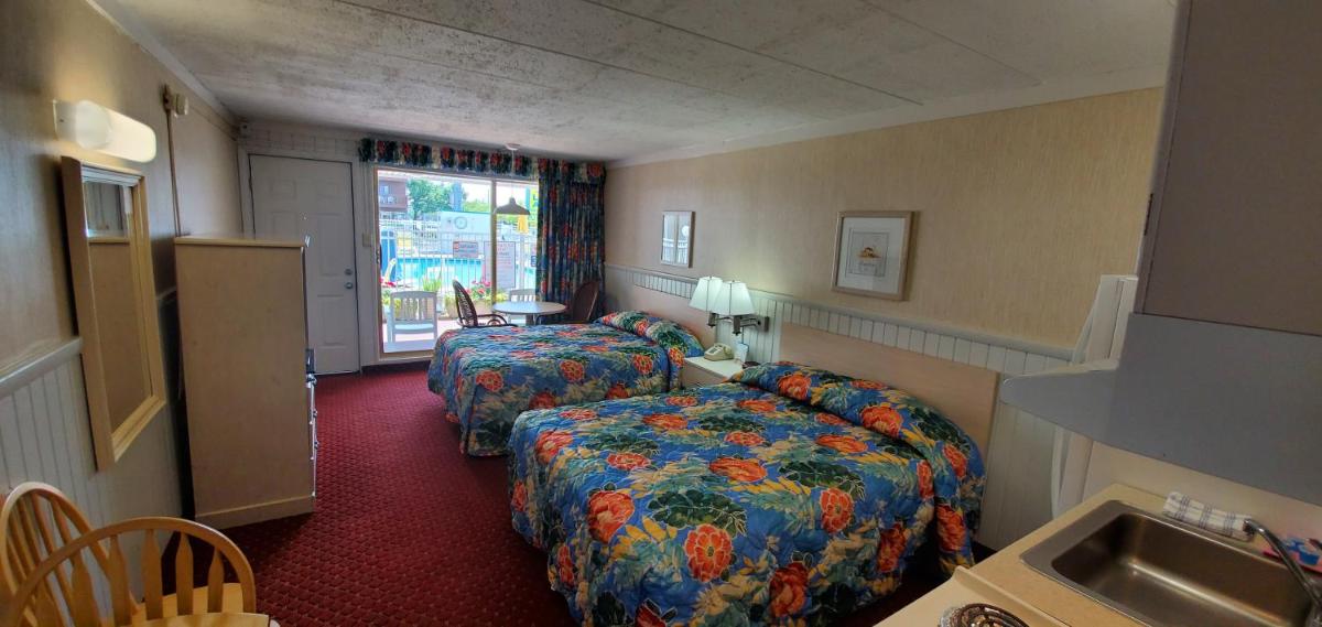 Shangri-La Motel - image 5