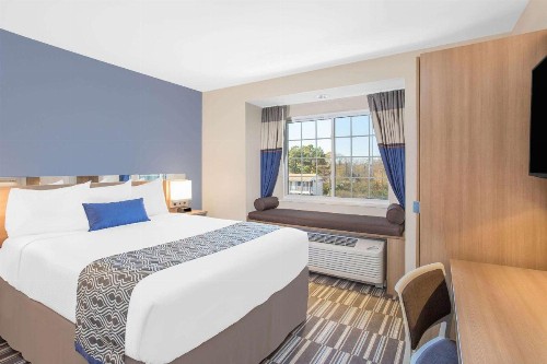 Microtel Inn & Suites by Wyndham Ocean City - image 2