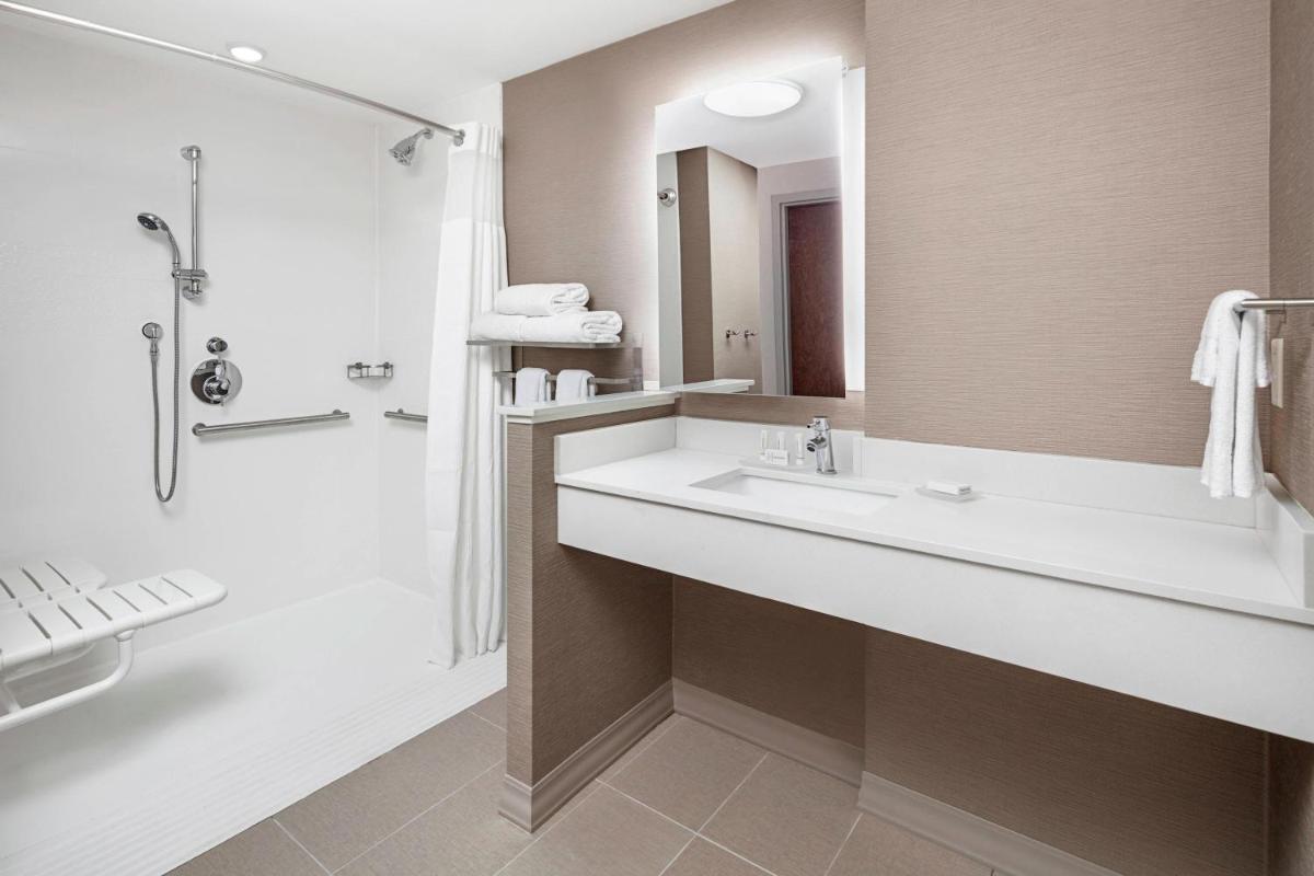 Fairfield Inn & Suites by Marriott Ocean City - image 2