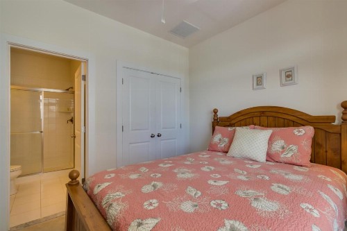Broad Marsh Beach House - image 10
