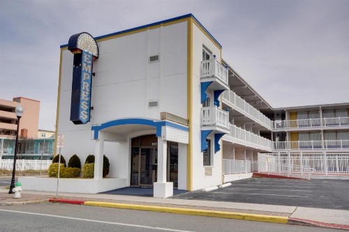 Empress Motel - image 1