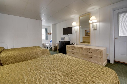 Empress Motel - image 12