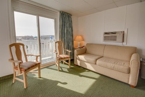 Empress Motel - image 6