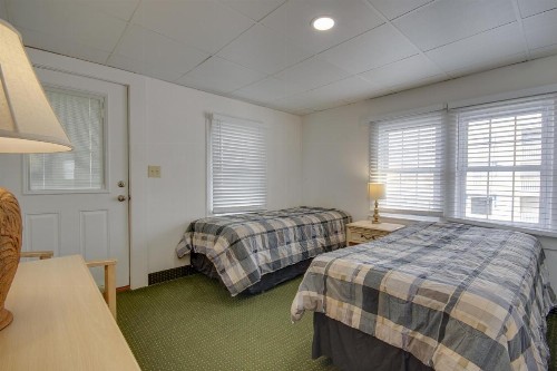Empress Motel - image 7