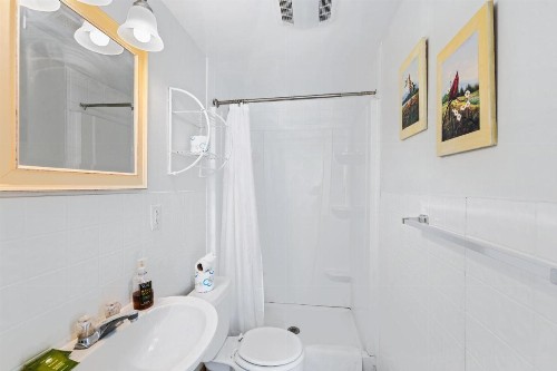Lukas Apartments - image 13