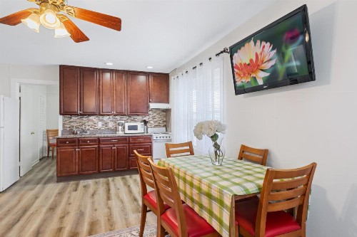 Lukas Apartments - image 42