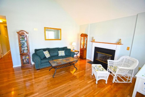 Barge Road 13609 Home - image 10