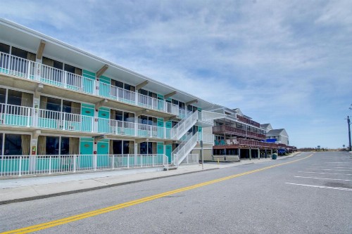 Surf Inn Suites - image 11
