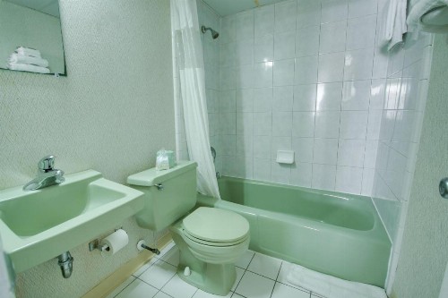 Surf Inn Suites - image 25