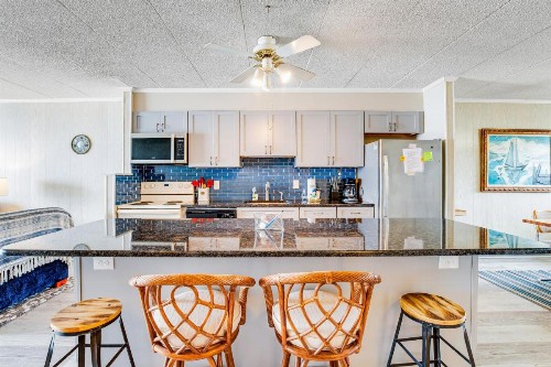 Bayside Beauty - image 10