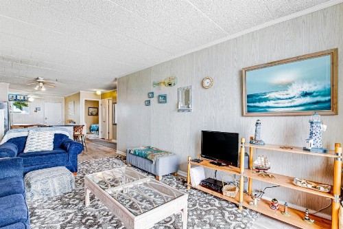 Bayside Beauty - image 5