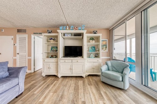 Carousel Condos - image 5