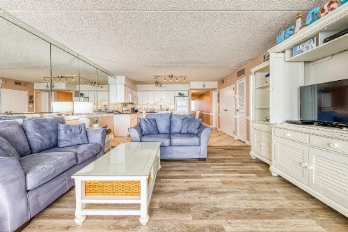 Carousel Condos - image 9