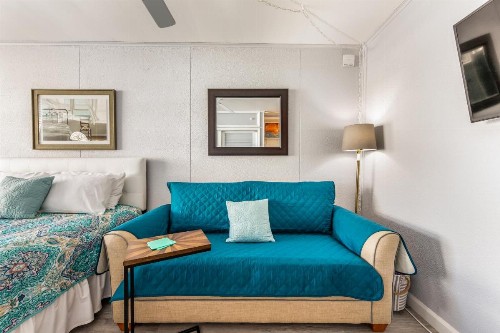 Ocean Wave Condos - image 10