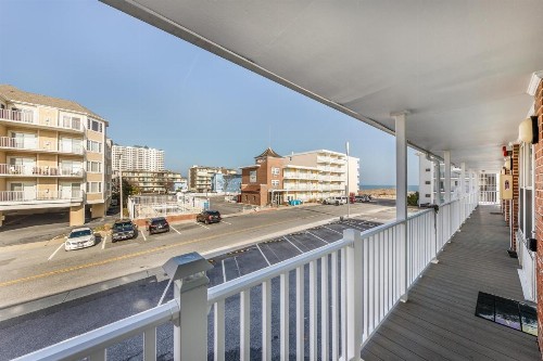 Ocean Wave Condos - image 8