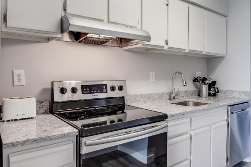 Diamond Head Condos - image 3