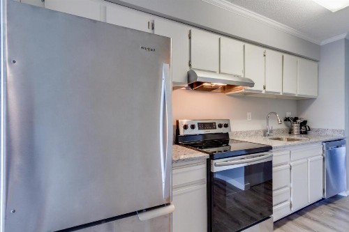 Diamond Head Condos - image 4